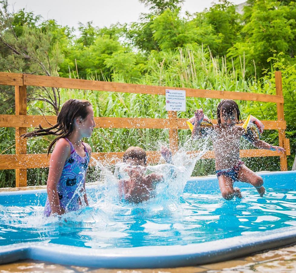 Apartmani Mabele Pag Town Bagian luar foto