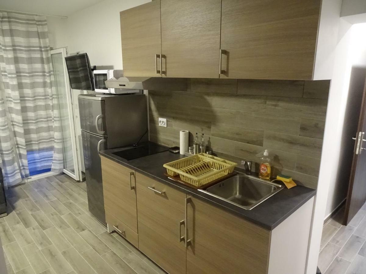 Apartmani Mabele Pag Town Bagian luar foto